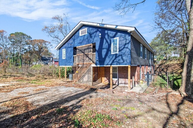 Photo - 213 Claire Dr SE