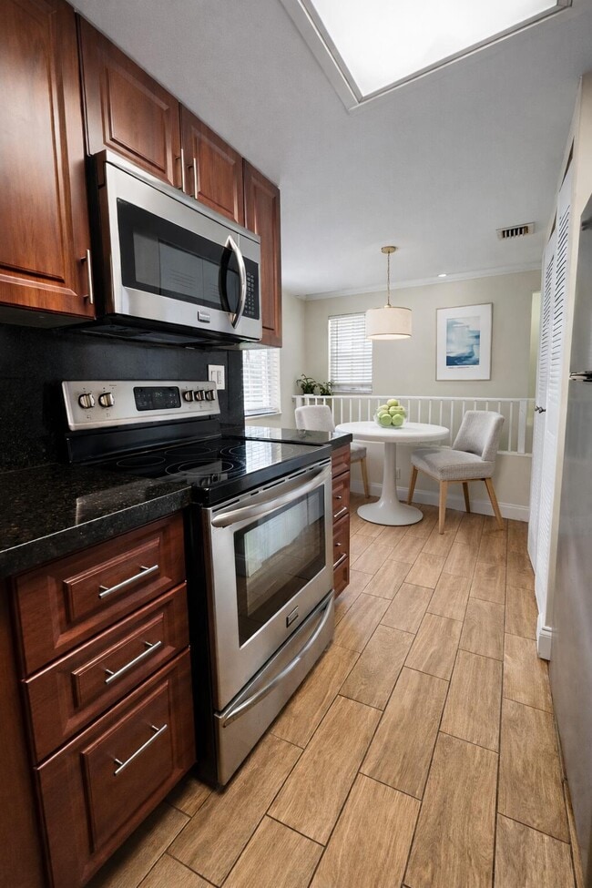 Building Photo - 2837 N Course Dr Unit 202