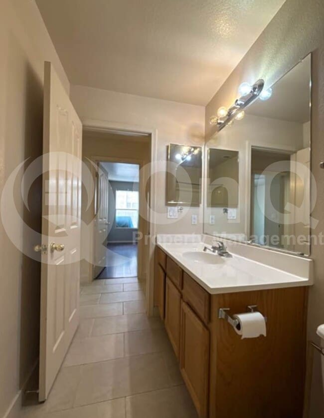 Photo - 1380 W Maria Ln