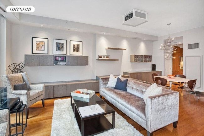 Building Photo - 33 W 56th St Rental