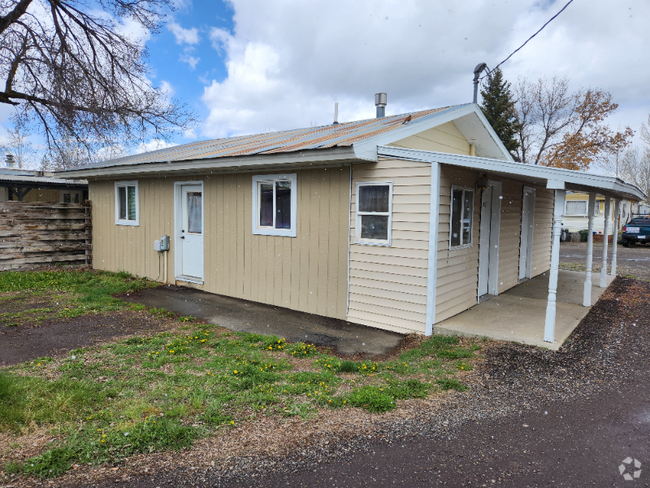 Building Photo - 6071 Jackrabbit Ln Unit Apt. J