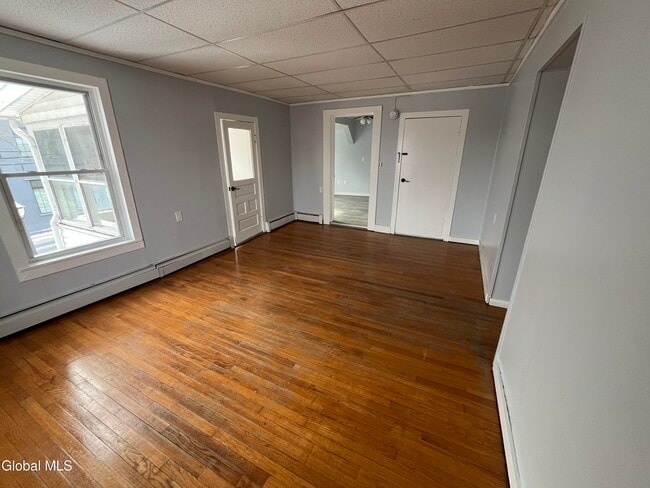 Photo - 715 Hudson Ave Unidad D