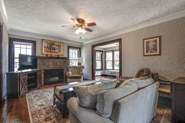 Photo - 128 Grant St