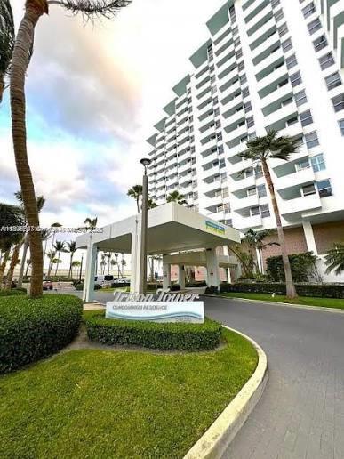 Building Photo - 2899 Collins Ave Unit 1746