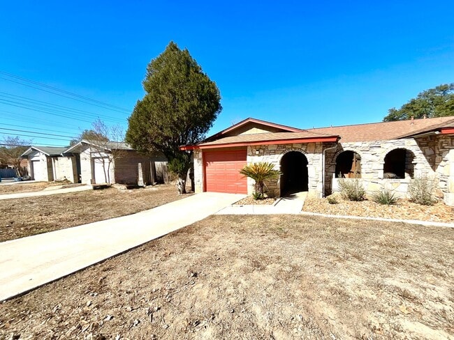 Photo - MUST SEE! 2 Bedroom / 1.5 Bath Duplex w/ Garage!