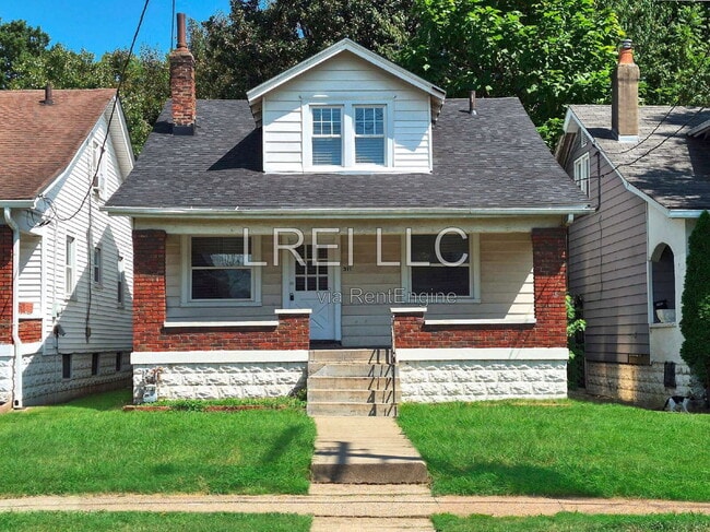 Building Photo - 311 S 38th St
