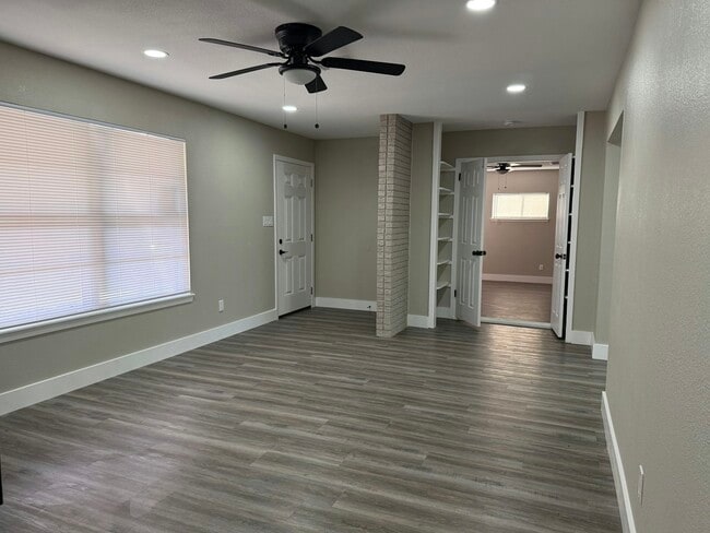 Photo - 7907 Stagecoach Ln