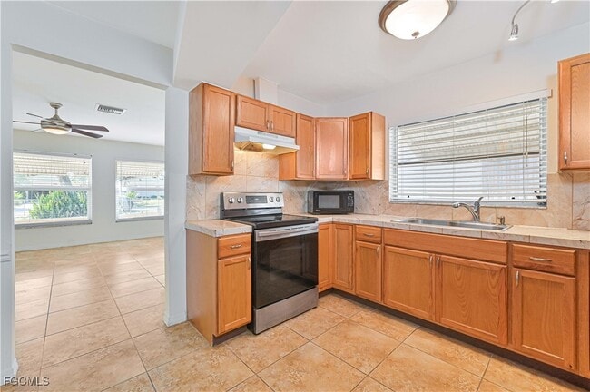 Building Photo - 759 96th Ave N