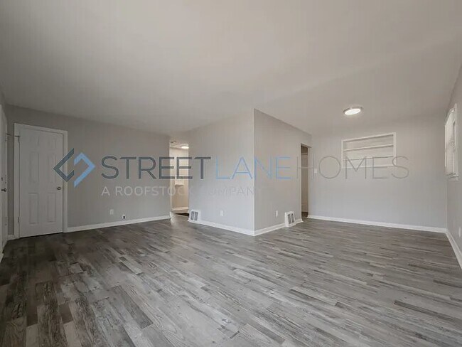 Photo - 1052 Renshaw Dr