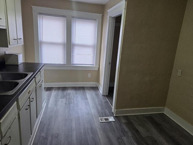 Photo - 245 S Randolph St