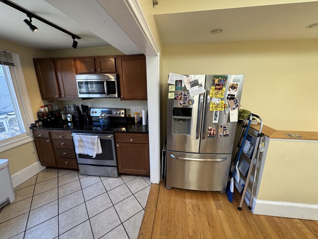 Photo - 208 Holland St Unit 2A