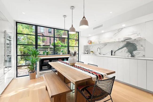 Building Photo - 132 W 123rd St Unit G