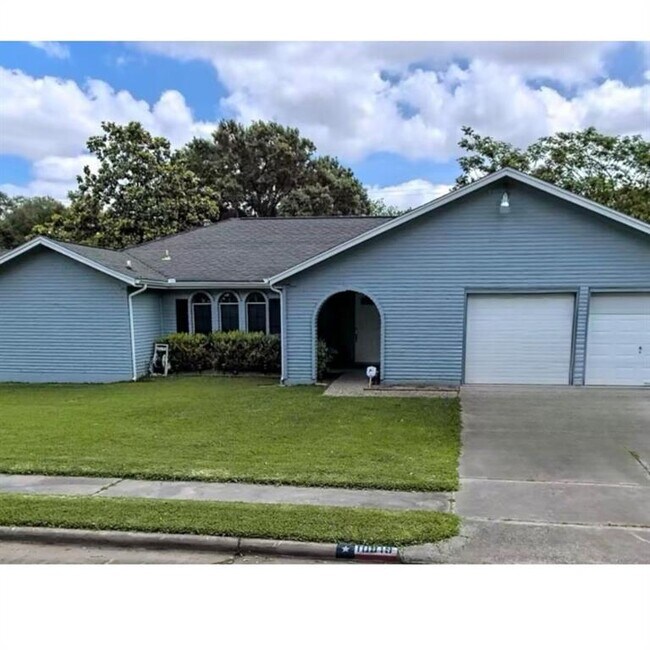 Photo - 10919 Gulfdale Dr Casa