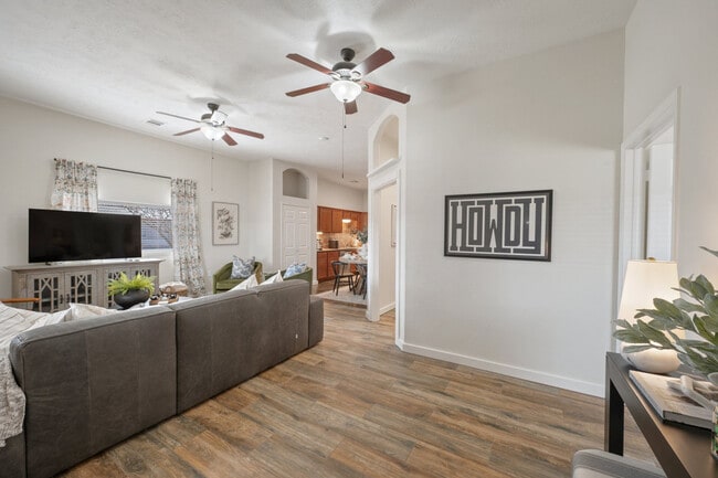 Photo - 6166 Imperial Loop Dr Unidad ID1328080P