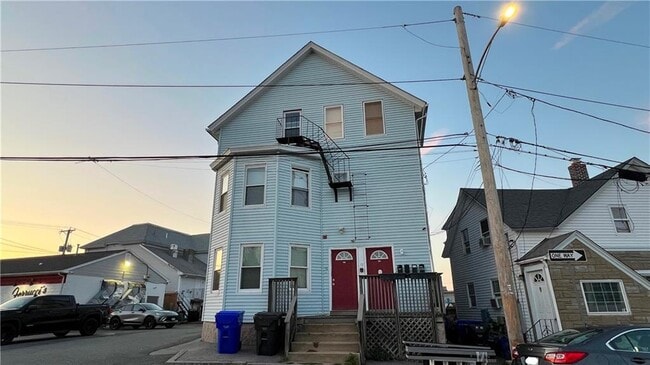 Building Photo - 10 St Mary St Unit 1 FL