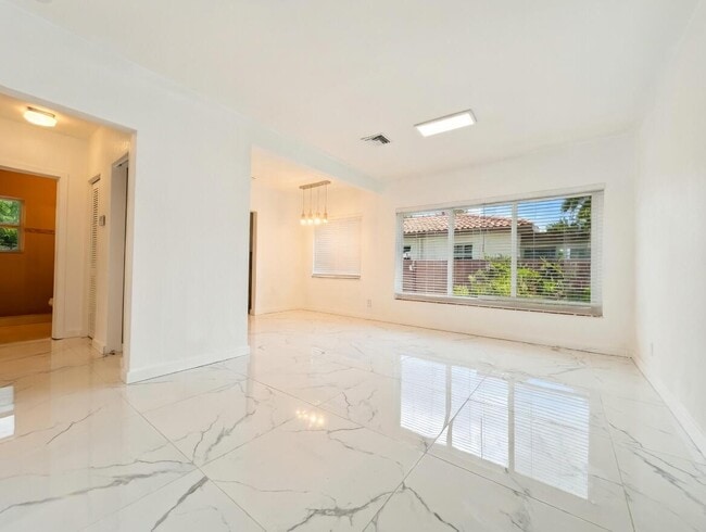 Photo - 12055 NE 9th Ave