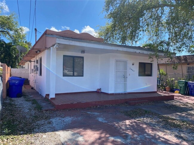 Photo - 2460 NW 15th St Unit 4