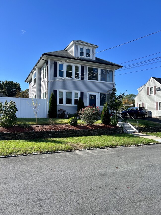 Photo - 16 Davis Ave Unidad 1