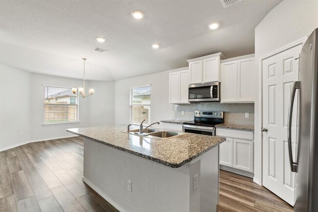 Photo - 105 Rearden Blvd