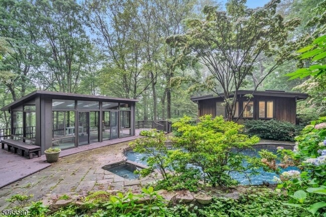 Photo - 37 Lenape Dr House