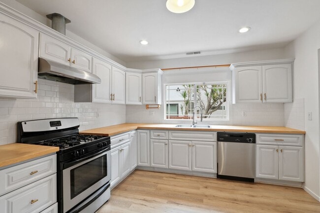 Photo - 2435 Houston St Unidad 2435