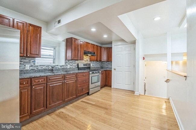Photo - 4220 Chestnut St Unit 3
