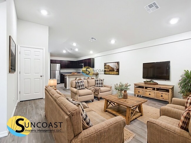 Photo - 179 Lomond Dr