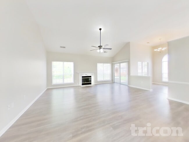 11901 Harris Pointe Dr
