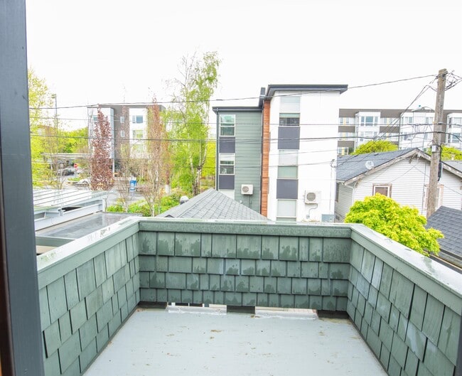 Photo - 1208 E Barclay Ct