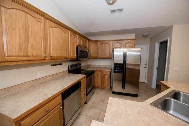 Photo - Amazing 4 Bedroom Duplex in Northeast Manh...