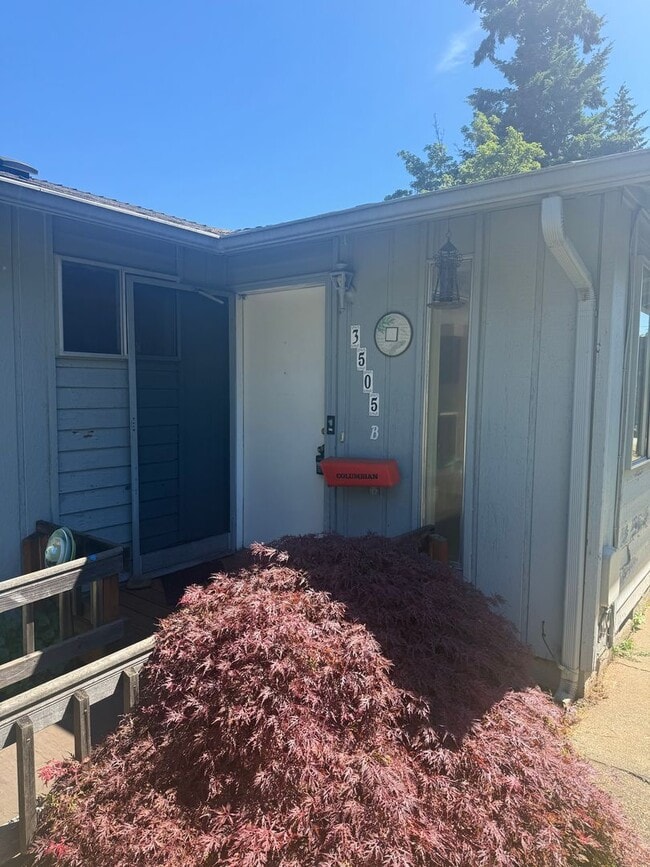 Building Photo - 3505 K St