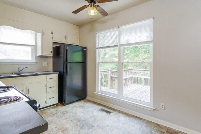 Photo - 1501 6th Pl NW