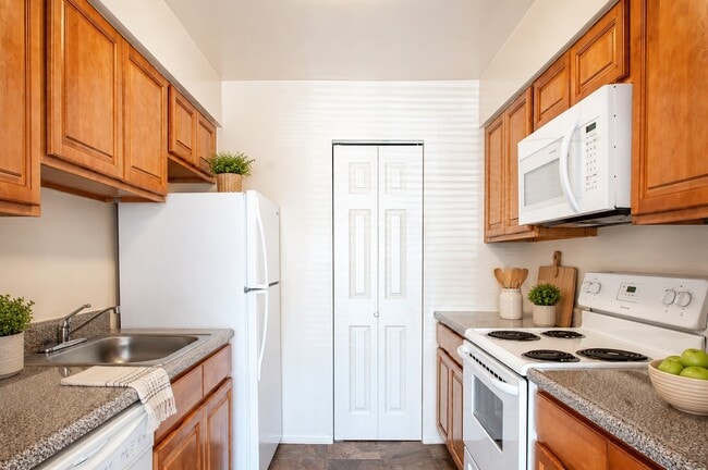 Lincoln Park Apartments and Townhomes