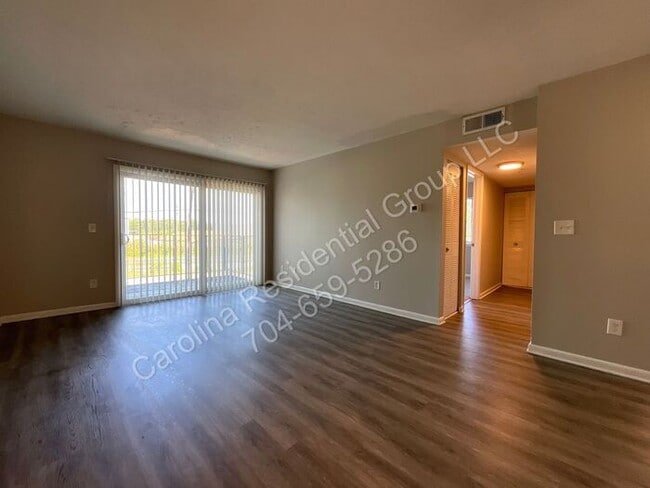 Photo - 342 Orchard Trace Ln