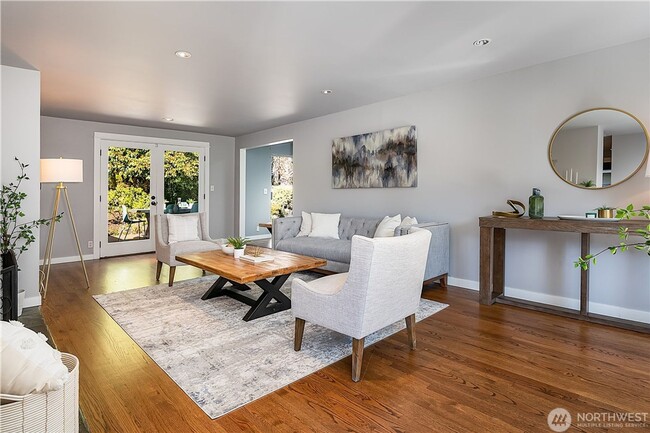 Photo - 4Bd/2Ba Bellevue House