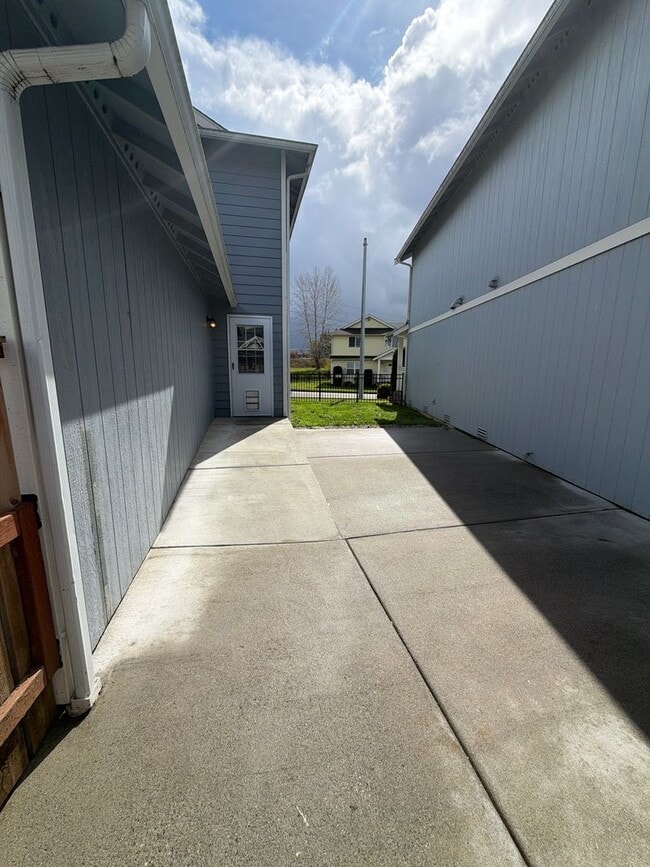 Photo - Remodeled 3bd, 2.5bath home