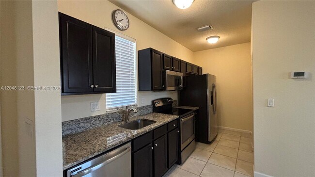 Building Photo - 17170 SW 93rd St Unit 0