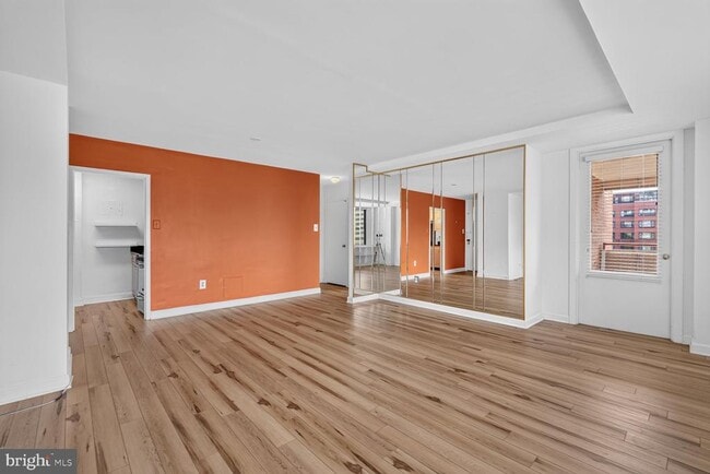 Photo - 1121 Arlington Blvd Unit 743