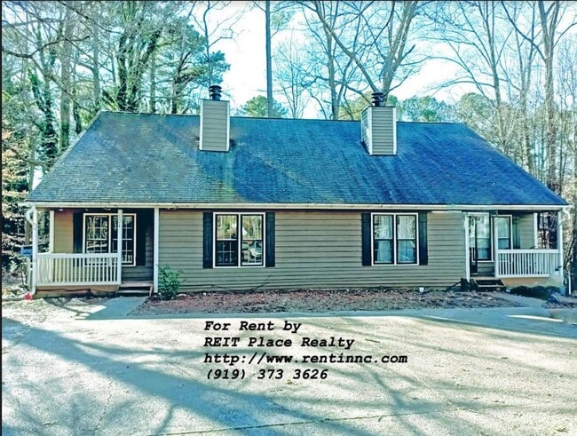 Photo - 3 Bed 2 Bath w/ Master Bed downstairs near Crossroads Plaza, REI