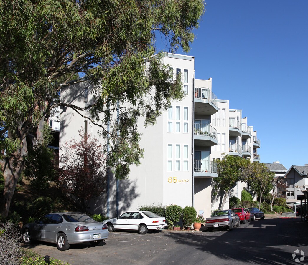 Sausalito Towers - Sausalito Towers Apartments