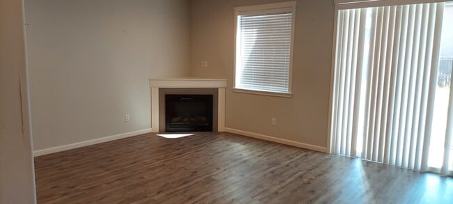 Photo - 5909 NE 57th Ave