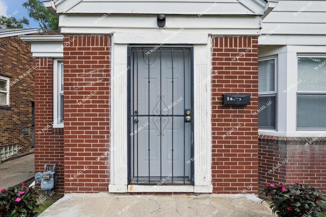 Photo - Charming 3-Bedroom Brick Ranch in highly d...