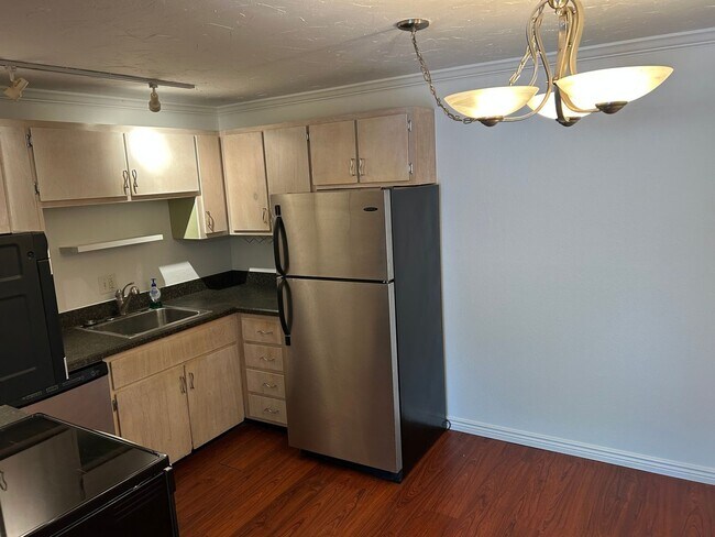 Photo - 65 N Clarkson St