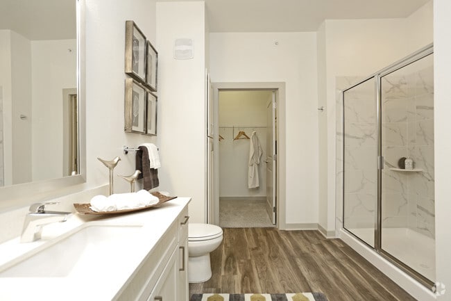2BR,2BA - 1146SF B1 - BATHROOM
