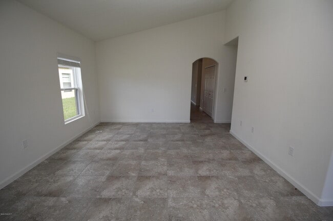 Photo - 561 Dillard Dr SE