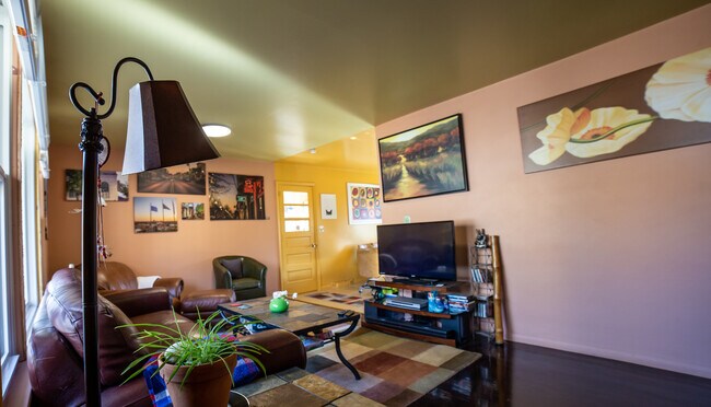 Room as you walk in the front door - 1300 Pennsylvania St