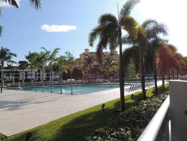 Photo - 2950 NE 188th St Unidad 309