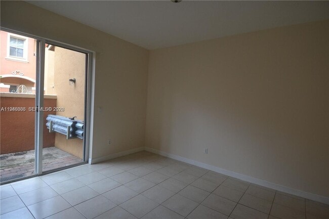 Photo - 4903 N Harbor Isles Dr