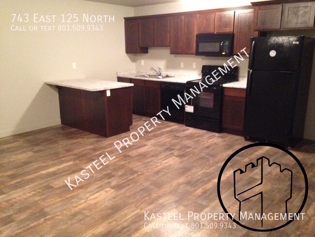 Photo - 743 E 125 N St