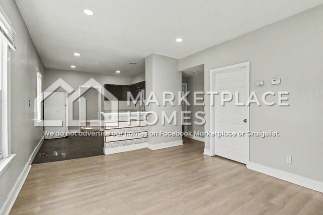 Photo - 520 Englewood St